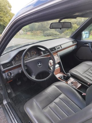 Mercedes-Benz Clase E 1992