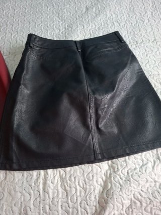 Conjunto 2 Faldas Cuero Granate y Negra