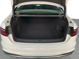 AUDI A4 sedán Advanced 30 TDI S tronic