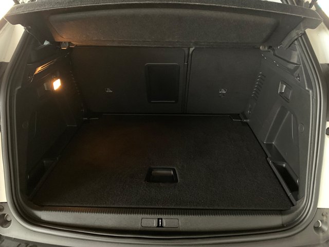 PEUGEOT 3008 1.5 Blue-HDi Allure Pack