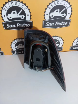 Piloto trasero Mercedes Benz