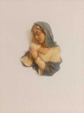 Virgen María en oración
