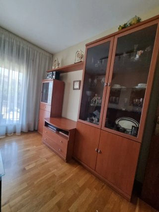 Mueble de salón madera y cristal
