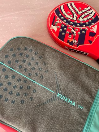 Raqueta de pádel Kukma y pelotas
