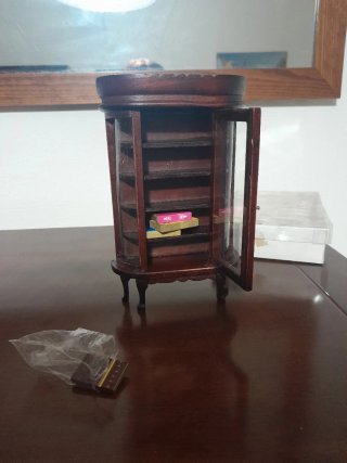 Mobile per casa delle bambole