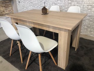Mesa de comedor con 4 sillas