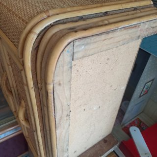 Mesita de noche vintage de mimbre y bambú