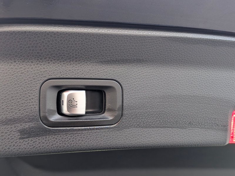 Mercedes-Benz GLC 2022, foto 13