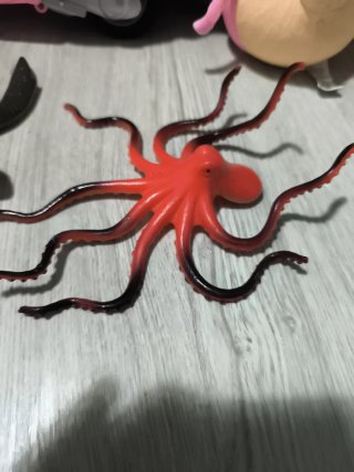 Juguetes varios a 1€ cada uno