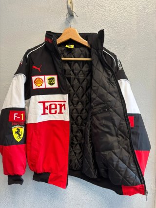 Chaqueta Ferrari F1 Negra y Roja