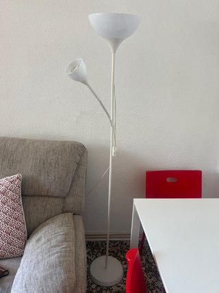 Lámpara de pie/lectura IKEA blanca