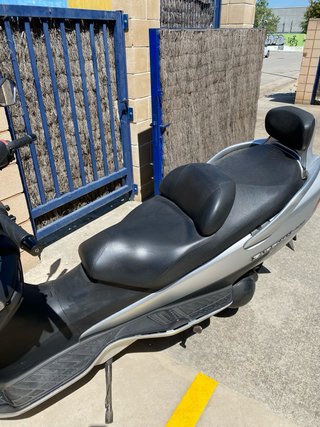 Suzuki Burgman 400 Plata