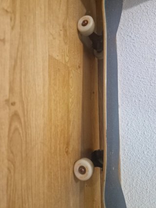 Skate 8.25 semi nuevo (precio negociable)