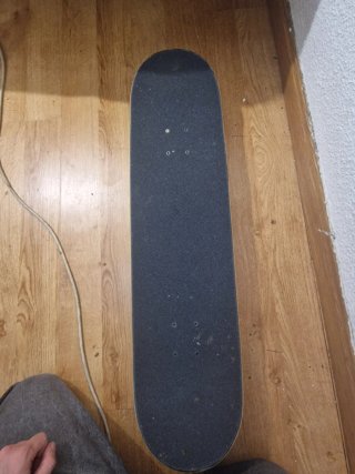 Skate 8.25 semi nuevo (precio negociable)