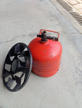 Fornello a gas da campeggio rosso