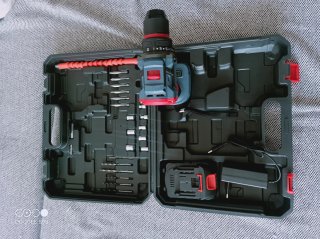 Taladro a batería Makita 18V con maletín