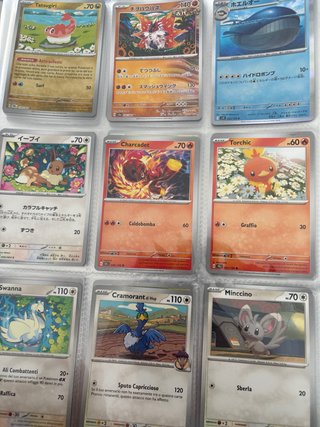 Álbum de cartas Pokémon - Varias cartas