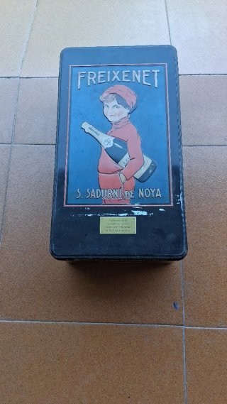 Caja antigua Freixenet S. Sadurni de Noya