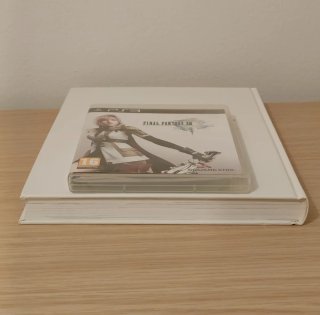 Final Fantasy XIII Gioco PS3 + Guida Deluxe ITA