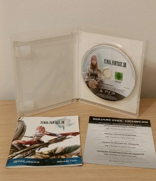 Final Fantasy XIII Gioco PS3 + Guida Deluxe ITA