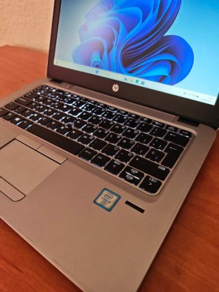 Portátil HP i5 12GB RAM 256GB SSD