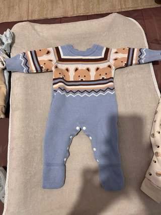 Pijama bebé 0-3 meses  Cada 1 a 3€ Pack 4 a 10€