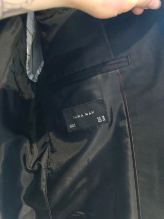 Americana Zara Man Negra y Camisa Blanca