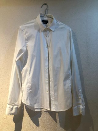 Americana Zara Man Negra y Camisa Blanca