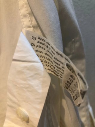 Americana Zara Man Negra y Camisa Blanca