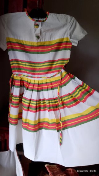 Vestitino bambina vintage. Peluche in regalo.