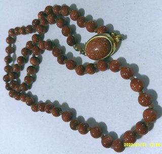 Collana Pietra del Sole con chiusura dorata