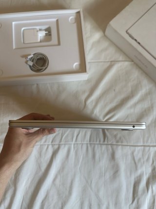 MacBook Air 2024 - M3 - 16GB Ram - Batería 100%