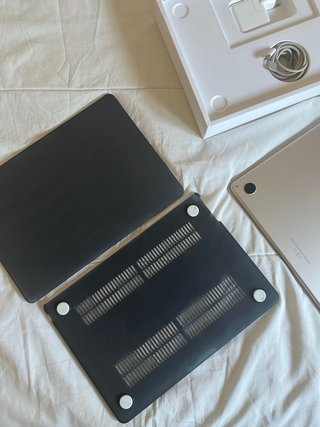 MacBook Air 2024 - M3 - 16GB Ram - Batería 100%