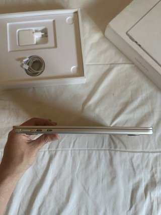 MacBook Air 2024 - M3 - 16GB Ram - Batería 100%