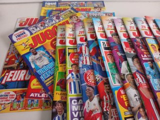 23 revistas jugon con sus pósters.