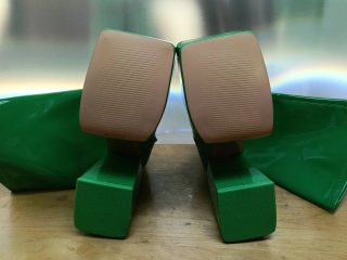 Botas altas verdes charol plataforma