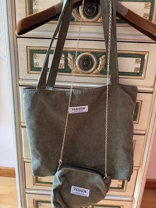 Bolso Lasserre verde con mini bolso
