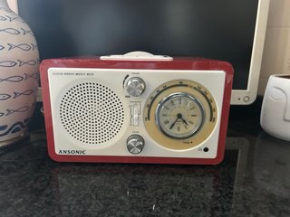 Radio Reloj Musical ANSONIC Roja