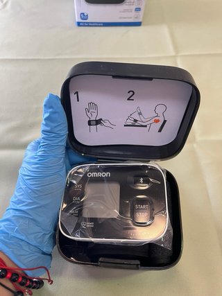 OMRON RS3 Intelli IT Tensiómetro Muñeca