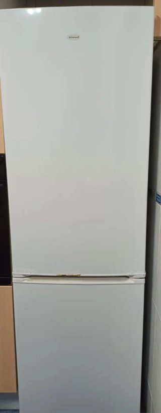 Frigorífico con congelador blanco