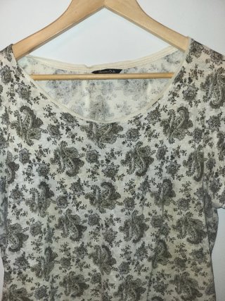 Camiseta Massimo Dutti Estampada Gris y Blanca