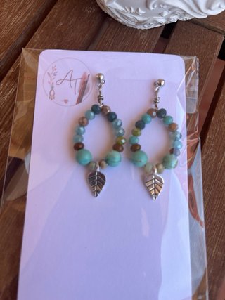 Pendientes artesanales únicos