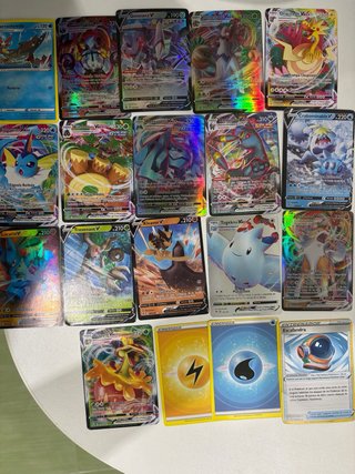 Lote Pokemon: Peluche Charmander y más