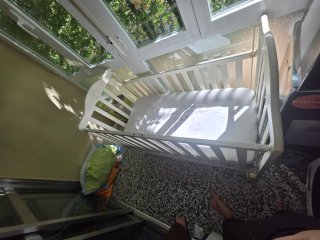 Cuna de bebé blanca