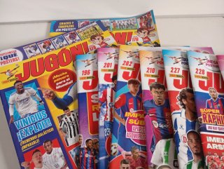 9 revistas jugon con sus pósters