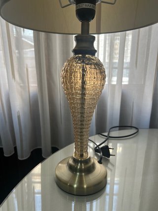 2 Lámparas de mesa dorada y beige