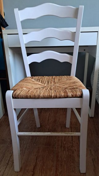 Escritorio Ikea y Silla de madera