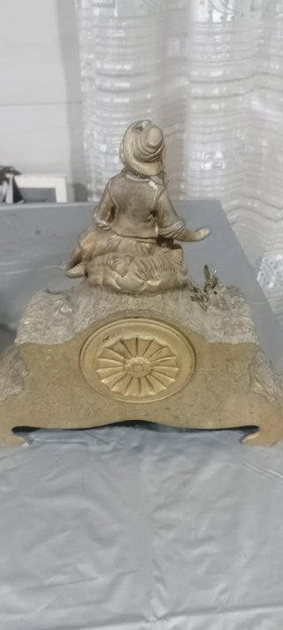 Reloj de sobremesa antiguo