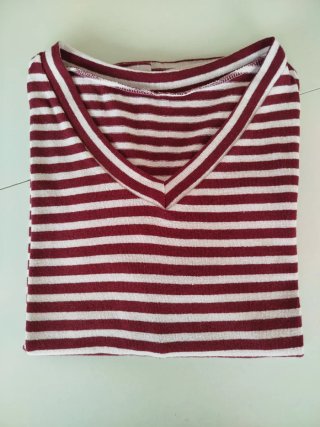Bonito Conjunto de Short y Camiseta Burdeos T/M