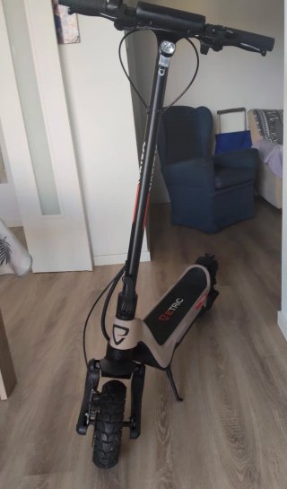 Patinete eléctrico 25, 55 K/H cómo nuevo, matricul